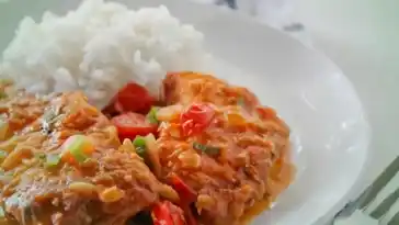 Fischgulasch mit 5-Korn-Reis