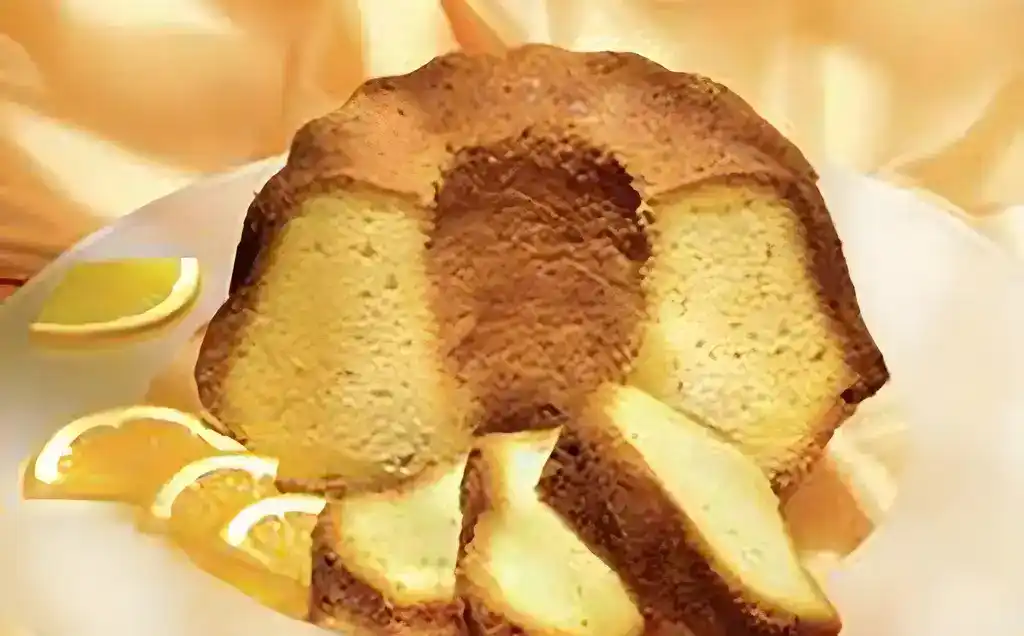 Getränkter Apfelsinenkuchen