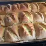 Handbrot mit Champignon und Käse