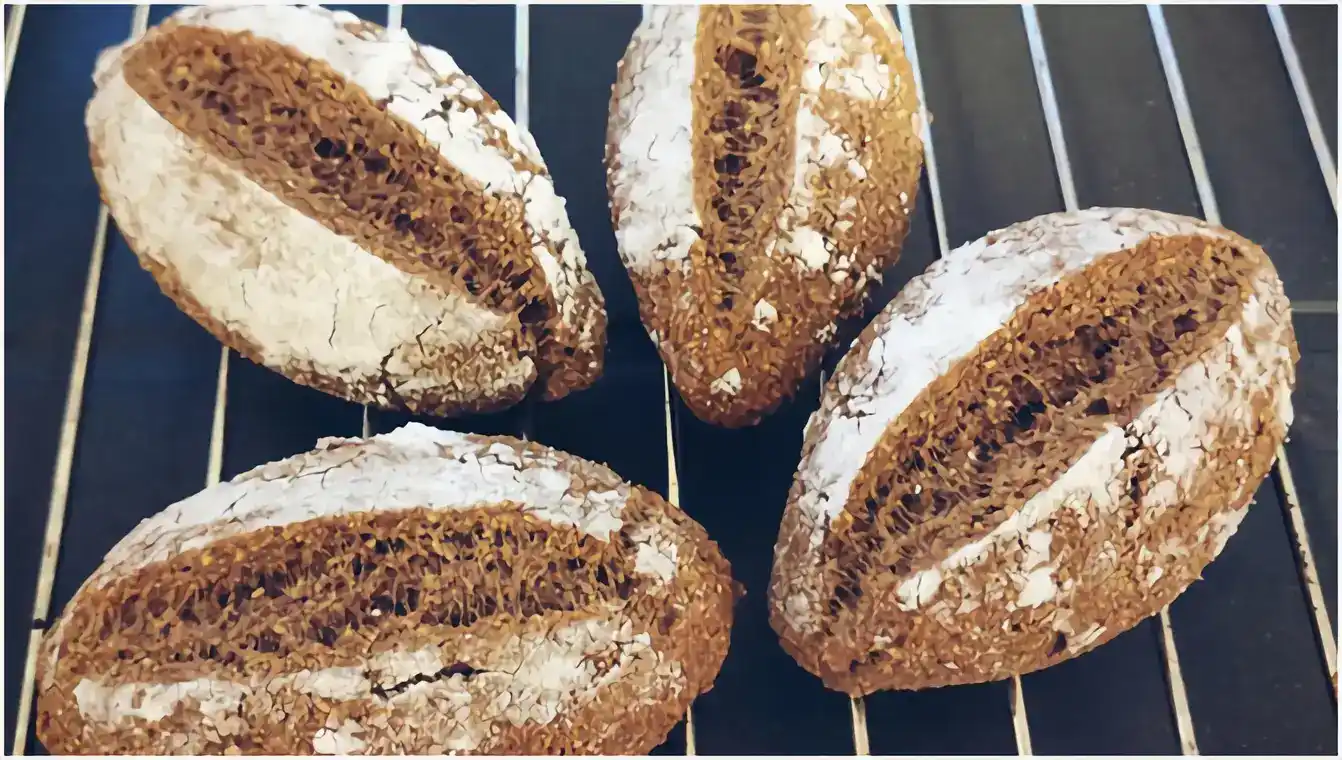 Knusprige Brötchen mit Mandelmehl Unser einfaches Baquette-Rezept zum Nachbacken