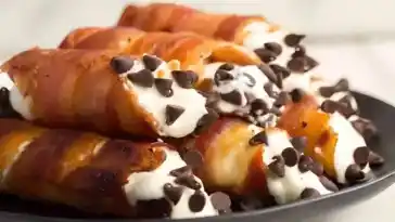 Knuspriger Speck Cannolis