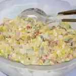 Mais Paprikasalat mit Sauerrahmdressing