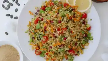 Orientalischer Couscous Salat mit Granatapfelkernen und Minze waifu2x 2x jpg