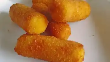Selbstgemachte Schinken-Käse-Kartoffelkroketten