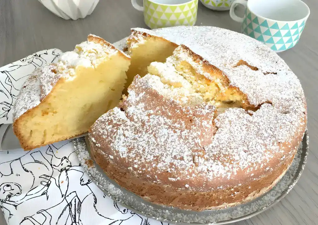 ULTRAWEICHER JOGHURTKUCHEN
