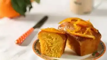 Weiche Minikuchen mit Orange und Mandel