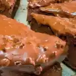 Weicher Schokoladenkuchen aus Fondant Mascarpone mit Pralinenglasur W2xEX 2x webp