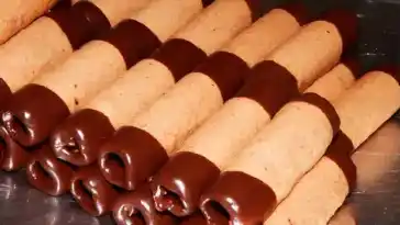 Weihnachtsroellchen mit Schokolade W2xEX 2x png