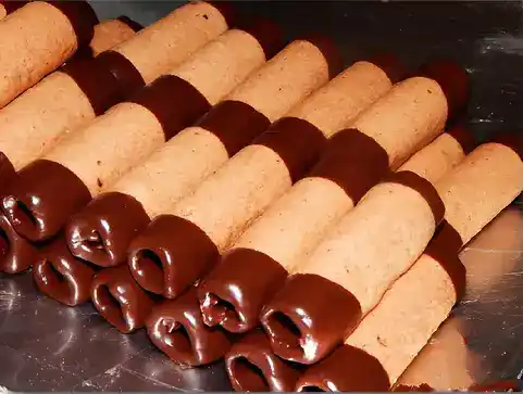 Weihnachtsröllchen mit Schokolade