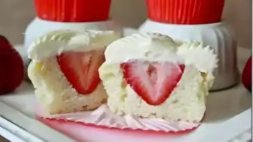 eichte Erdbeer-Cupcakes