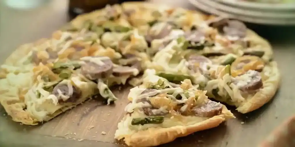 Glutenfrei low carb Pizza mit Hefe und knusprigem Rand