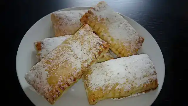Apfel-Walnuss-Taschen