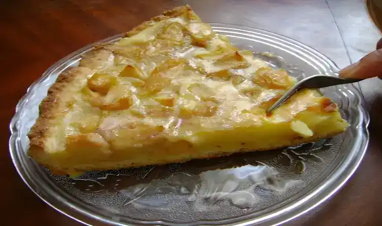 Apfelkuchen mit Vanillesoße