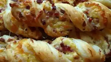 Blätterteig-Schinken-Käse-Stangen