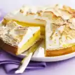 Charlotte mit Zitronenbaiser: Ein erfrischendes und leichtes Dessert