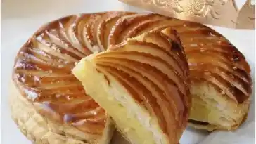 EINFACHE FRANGIPANE-GALETTE DES ROIS