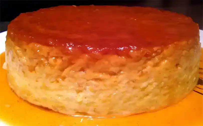 Einfaches und schnelles Rezept für karamellisierten Reiskuchen