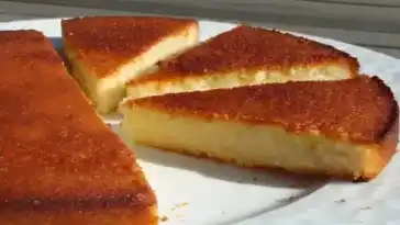Eiweißkuchen mit Zitronen, Vanille und Mandelgeschmack