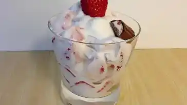 Erdbeer-Joghurette-Dessert