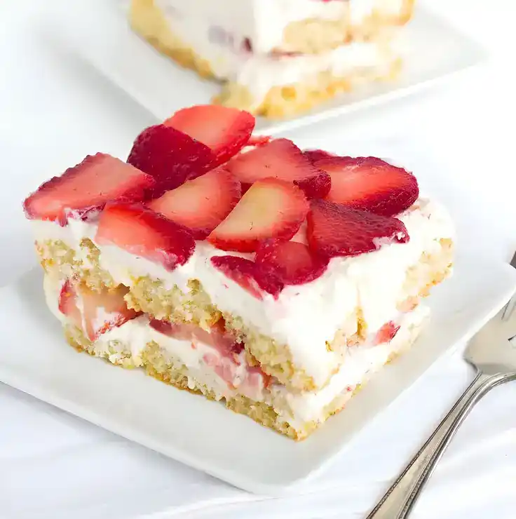 Erdbeer-Tiramisu mit Orangensaft