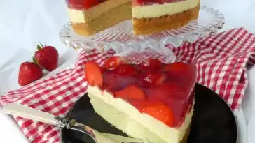 Erdbeerkuchen mit Schmand-Vanillecreme