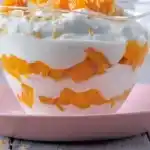 Erfrischender Limettenquark mit Kokos und Mango