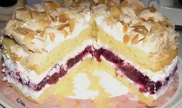 Gewittertorte mit Schmand