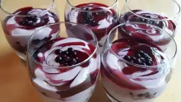 Heidelbeer-Mascarpone-Dessert