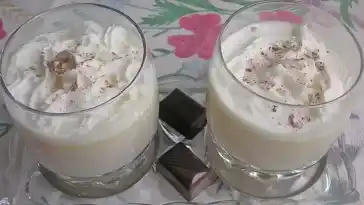 Heiße weiße Schokolade