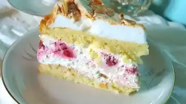 Himmelstorte mit Himbeeren