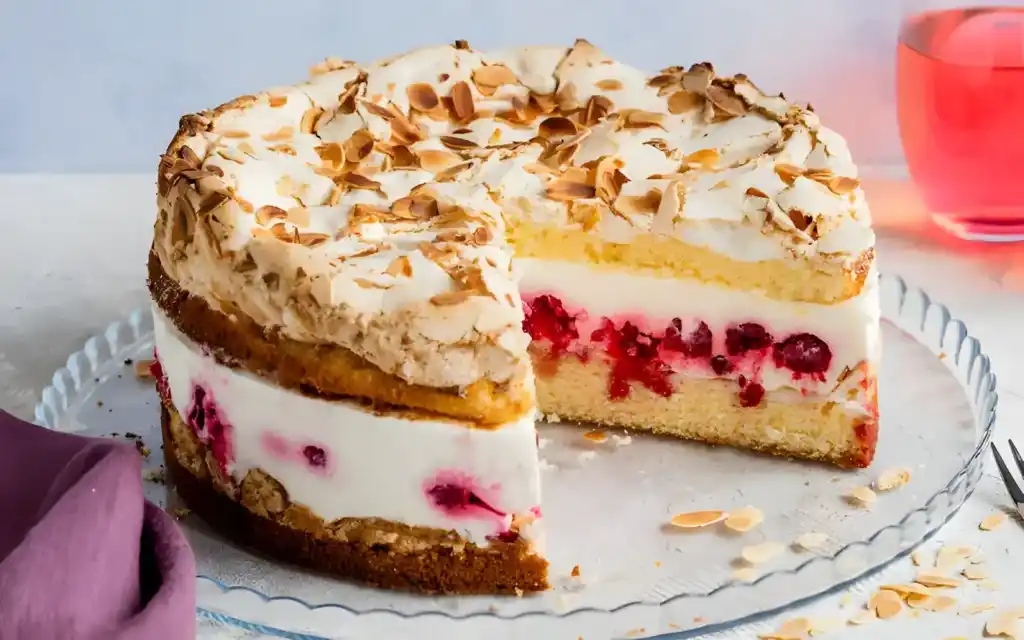 Himmelstorte mit Himbeeren