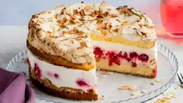 Himmelstorte mit Himbeeren