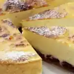 Käsekuchen mit Kirschen