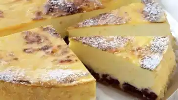 Käsekuchen mit Kirschen