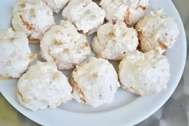Kokosbusserl, Ein Festlicher Leckerbissen zur Weihnachtszeit