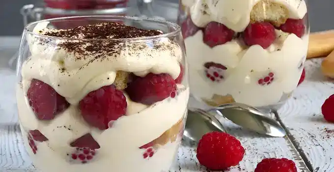 Low Carb Himbeer-Käsekuchen im Glas: Einfach und schnell