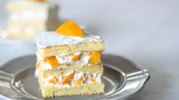 Pfirsich-Schmand-Blechkuchen Schnelles Rezept