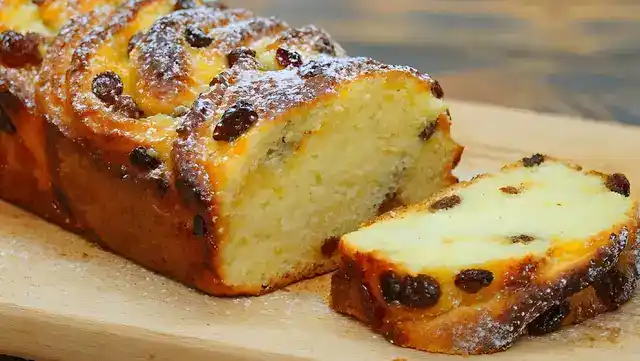 Saftiger Rosinenkuchen