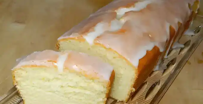 Saftiger Zitronenkuchen