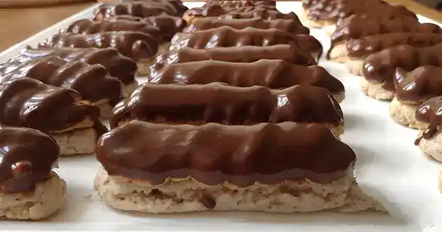 Schoko Nuss Schleifchen