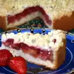 Sommerfreude in einem Kuchen – Erdbeer-Rhabarber-Kuchen