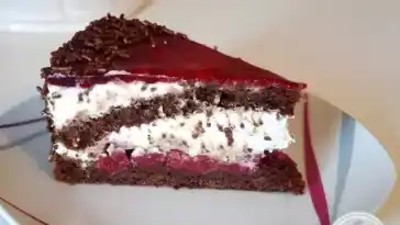 Stracciatella Kirschtorte: Ein Leckerer Genuss