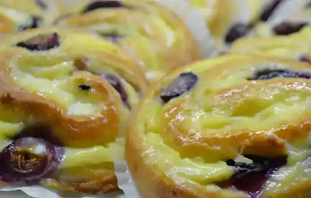 Vanillepudding Heidelbeer Schnecken
