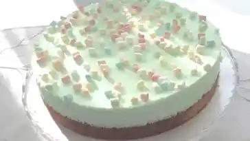 Erfrischende Waldmeister Philadelphia Torte