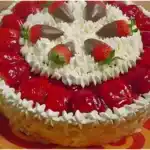 Windbeuteltorte mit Erdbeersahne