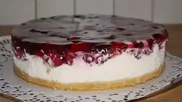 Windbeuteltorte mit Frischkäse: Ein blitzschnelles Naschvergnügen in 10 Minuten!