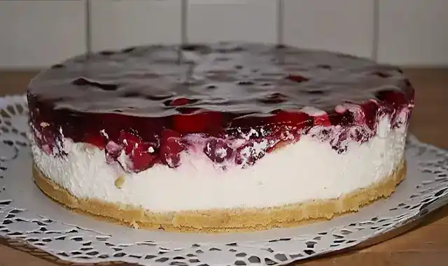 Windbeuteltorte mit Frischkäse: Ein blitzschnelles Naschvergnügen in 10 Minuten!
