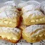 Blätterteigstrudel mit Schinken und Käse