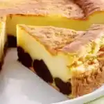 Far Breton mit Pflaumen