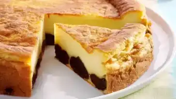 Far Breton mit Pflaumen